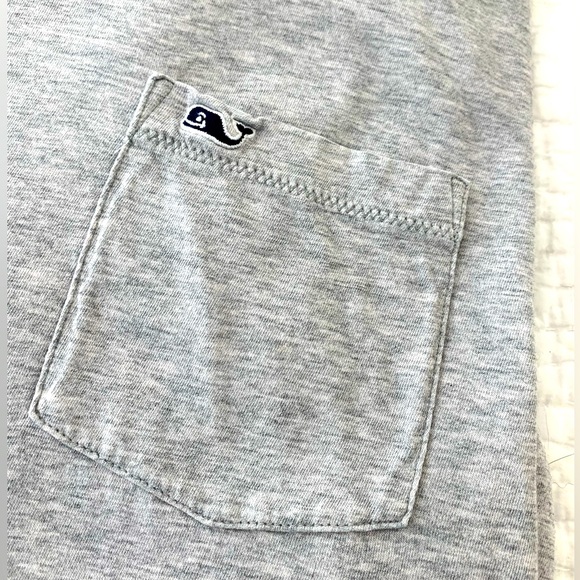Vineyard Vines~ Mens Logo T Shirt, Short Sleeve, Gray. Large - Picture 3 of 4